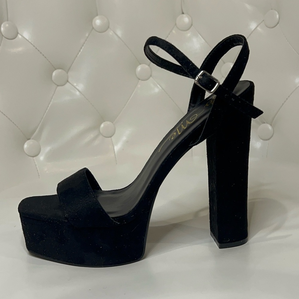 So Me, Women’s, Suede, Platform, Heels.